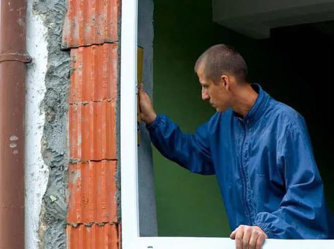 Montaż okien PCV na kotwy – uniknij najczęstszych błędów i problemów