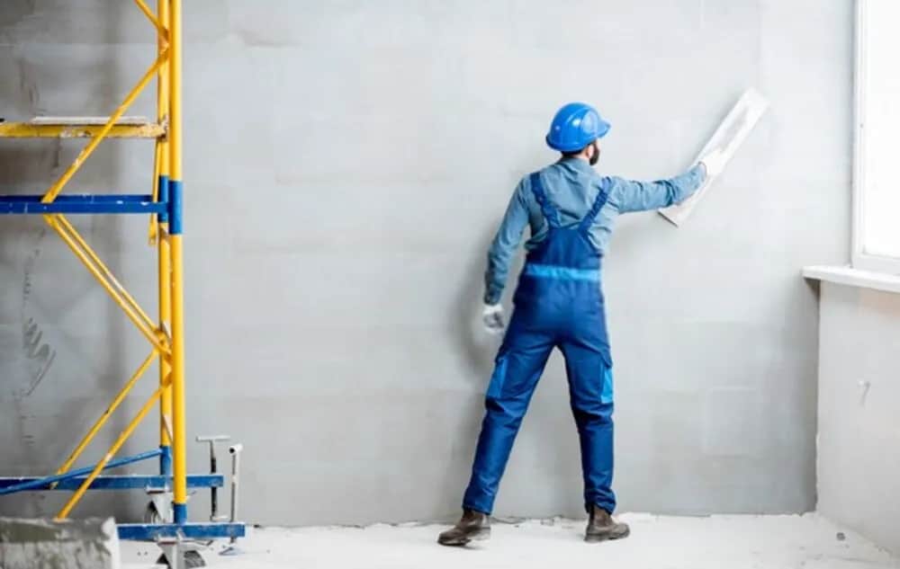 Jaki grunt pod tynk cementowy? Wybierz najlepszy preparat i uniknij problemów