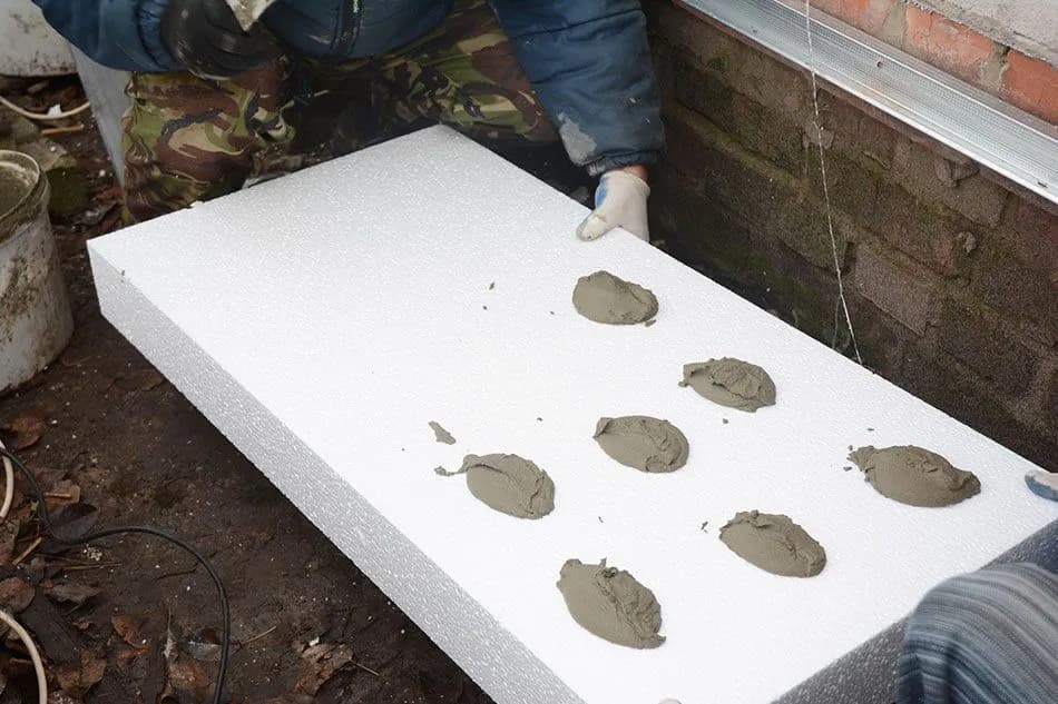 Czy klej do styropianu nadaje się do wełny? Sprawdź, co musisz wiedzieć