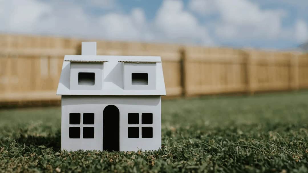 Jak duża działka pod budowę domu? Sprawdź minimalne wymagania