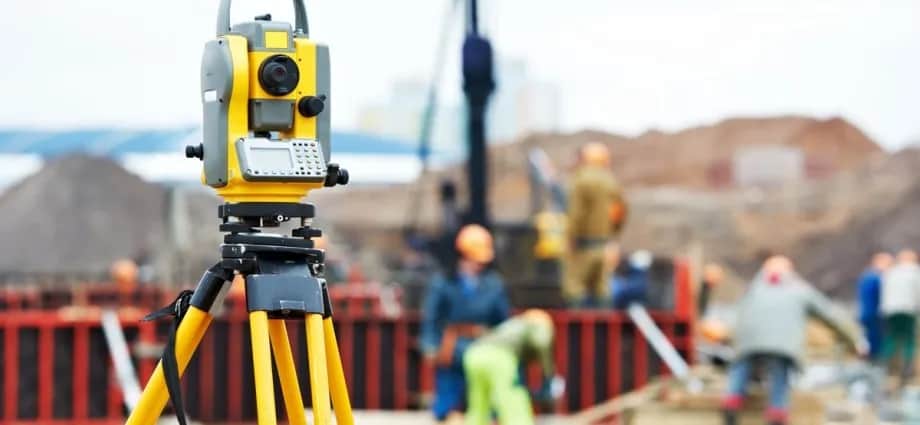 Jakie deski dla geodety wybrać, aby uniknąć kosztownych błędów?