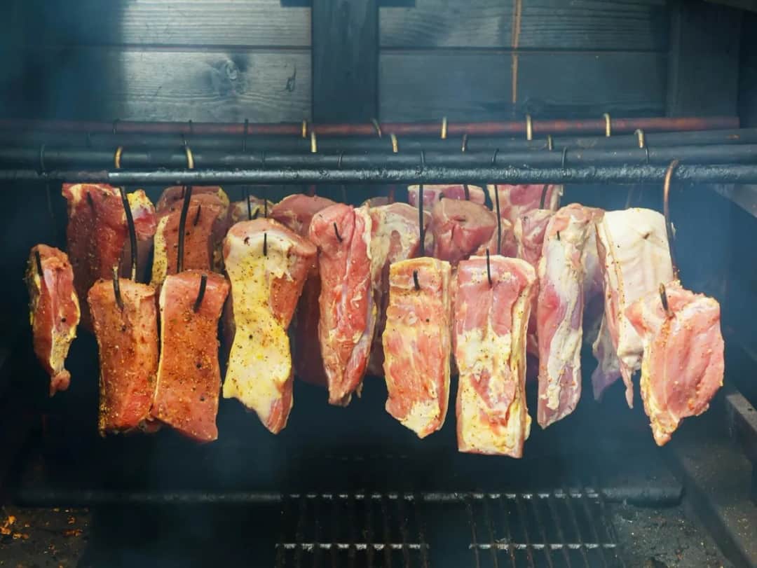 Jak wybudować grilla z wędzarnią - uniknij najczęstszych błędów