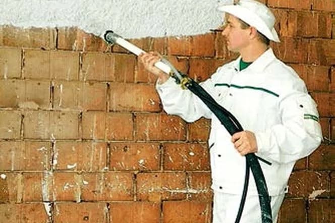 Jaka zaprawa do tynkownicy - wybierz najlepszą i uniknij błędów