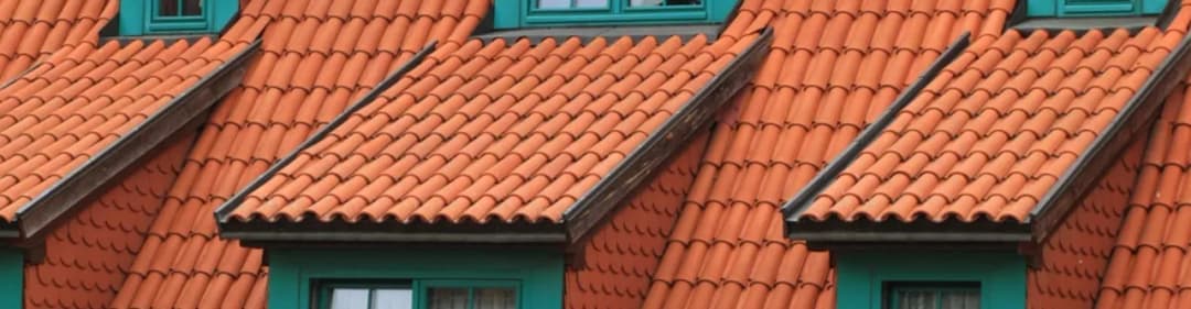 Ile zarabia dobry dekarz? Zaskakujące fakty o wynagrodzeniach w Polsce