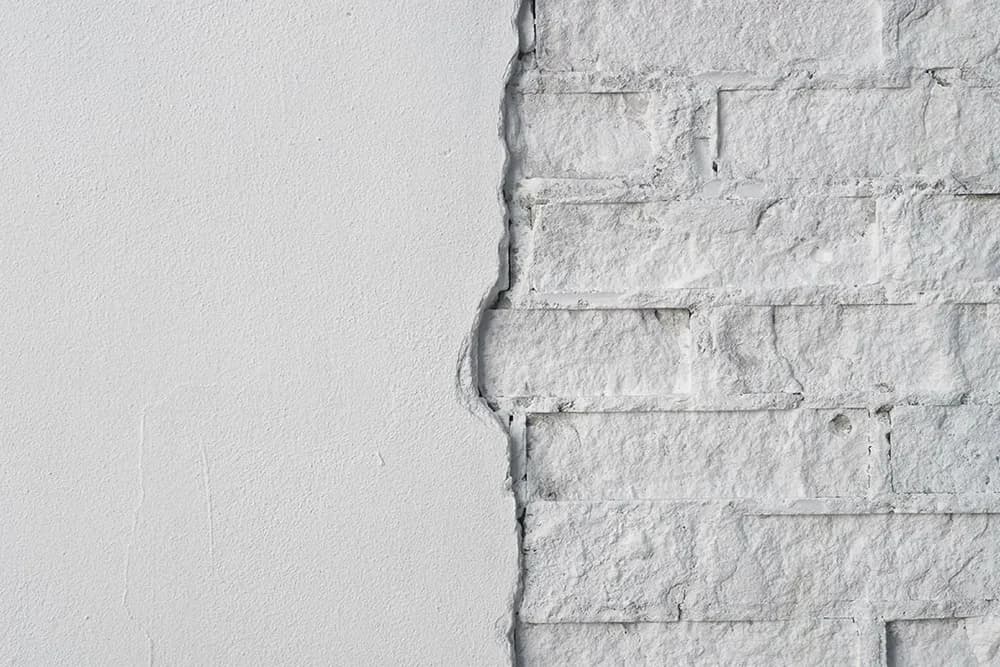 Płyta gk czy tynk: co wybrać, aby uniknąć kosztownych błędów?