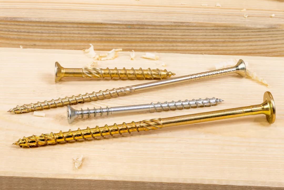 Jaka długość wkrętów do drewna? Odkryj idealne wymiary dla projektów