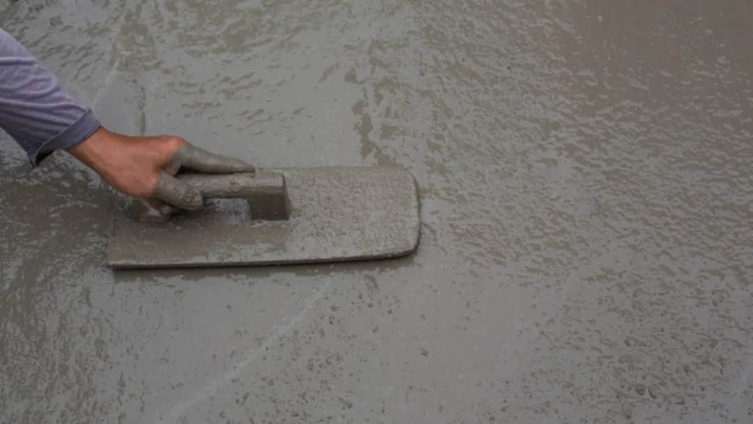 Jaki beton pod słupy wiaty? Wybierz najlepszy dla swojej konstrukcji