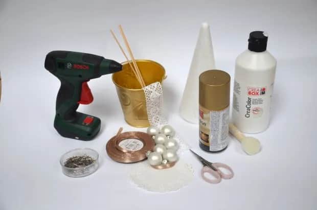 Jak ozdobić choinkę ze styropianu - proste i kreatywne pomysły